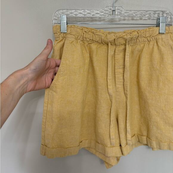 Uniqlo Linen Cotton Pull-On High Waisted Shorts in Yellow - Size M - Picture 3 of 4